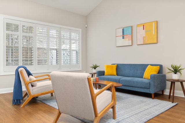 living%20room%20with%20blue%20couch%20%283%29